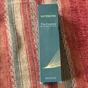 The Essence Rejuvenating Mist - Green